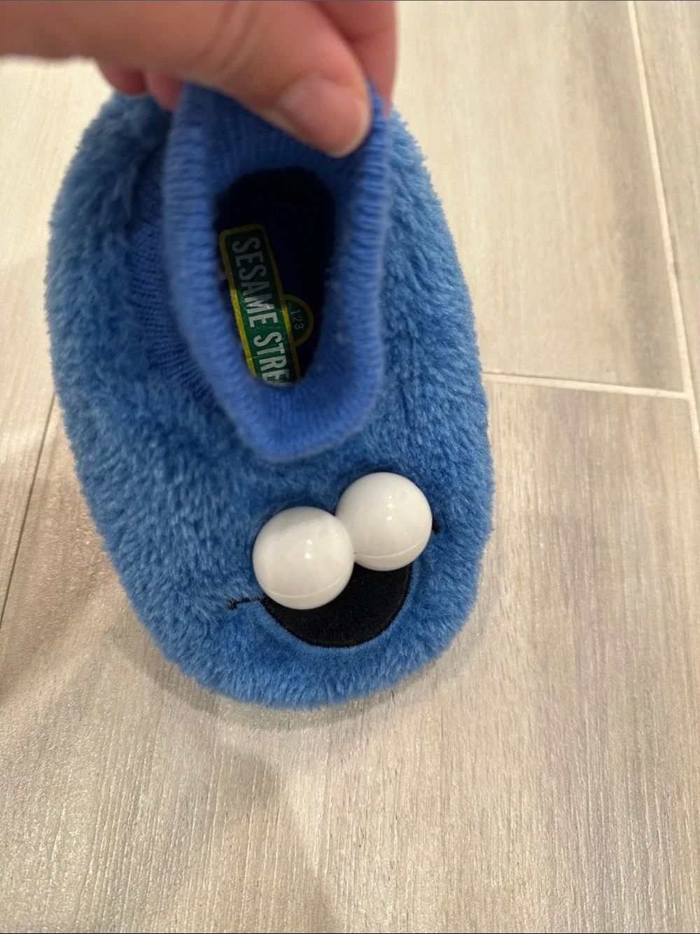 Sesame Street Toddler Size 7/8 Cookie Monster Slippers with Fun Eyes